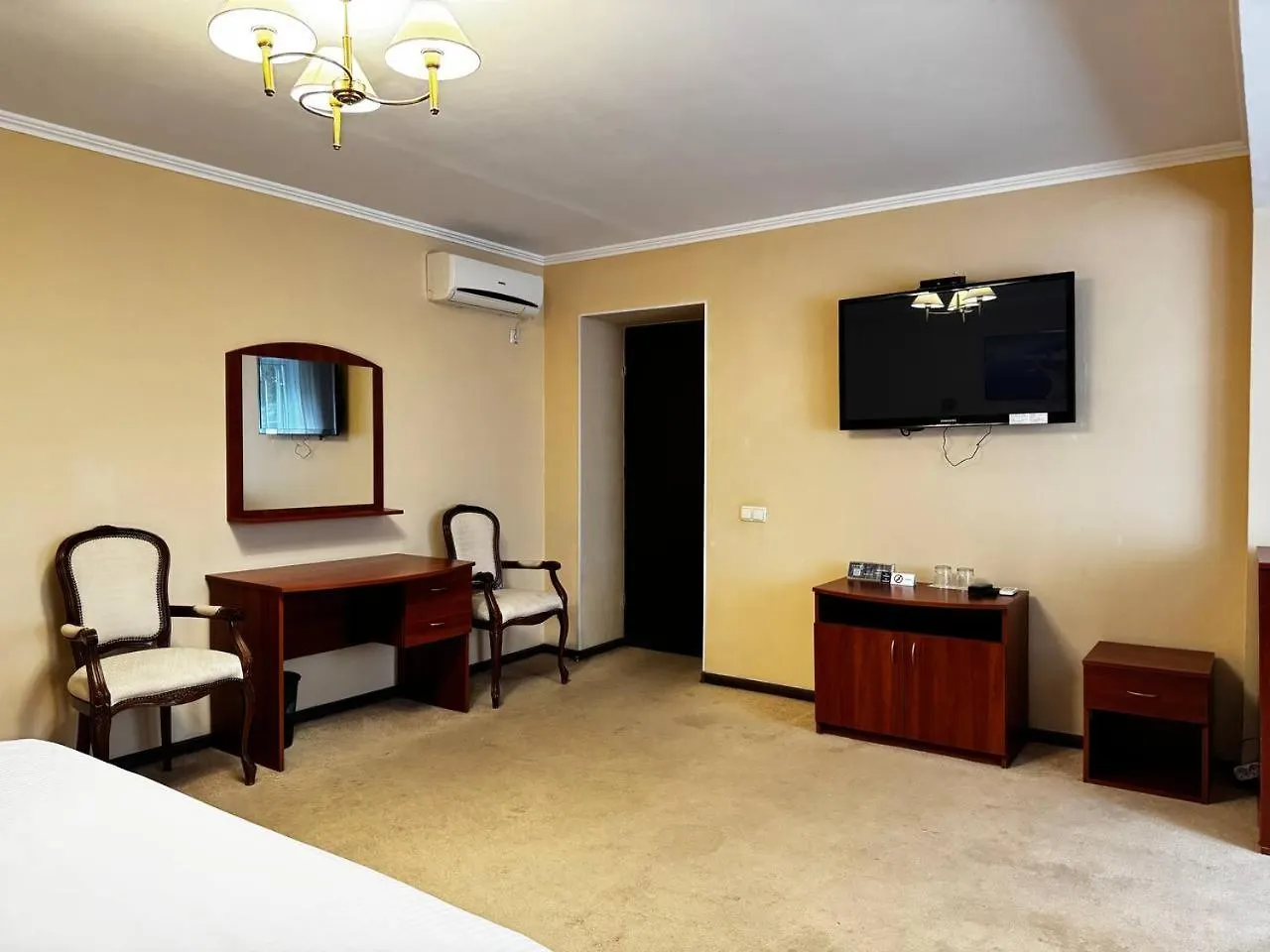 Pechersky Hotel Kyiv